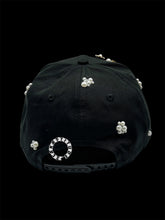 Charger l'image dans la galerie, Casquette New York Yankees Custom Luxe – Snapback Noire avec Perles & Strass – Édition Limitée Handmade