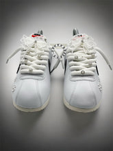Charger l&#39;image dans la galerie, Nike Cortez Custom – Flower Pearl Edition
