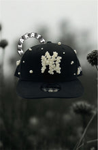 Charger l&#39;image dans la galerie, Casquette Snapback “Pearl NY” – Édition Limitée
