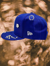Charger l&#39;image dans la galerie, Casquette LA Bleu Royal Luxe – Perles &amp; Strass | New Era 59FIFTY
