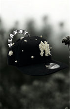 Charger l&#39;image dans la galerie, Casquette Snapback “Pearl NY” – Édition Limitée
