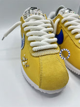 Charger l&#39;image dans la galerie, NIKE CORTEZ - Édition &quot; Yellow Royale &quot; 💛💙
