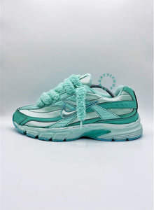 GREEN NIKE TOUDOUX