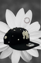 Charger l&#39;image dans la galerie, Casquette Snapback “Pearl NY” – Édition Limitée
